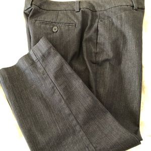 New York & Company Capri Pant